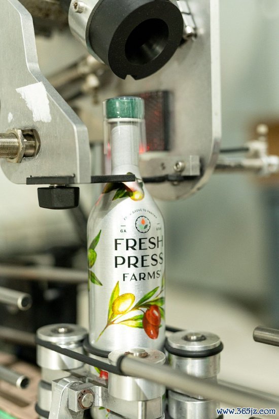 申银优配 特朗普允诺美国一个黄金时代但事与愿违 关税政策却给了美企重重一击