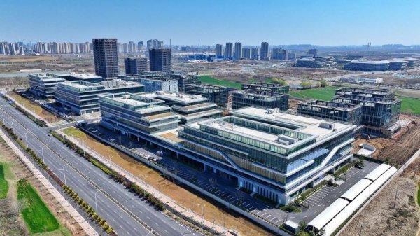 上阳网配资 光储首富曹仁贤欲跨界AIDC 阳光电源市值直逼3000亿元